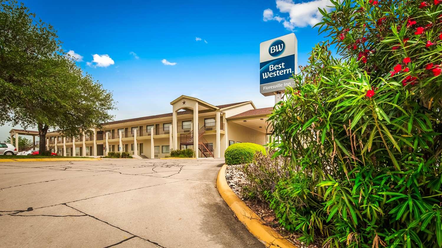Surestay Hotel By Best Western Floresville Eksteriør billede