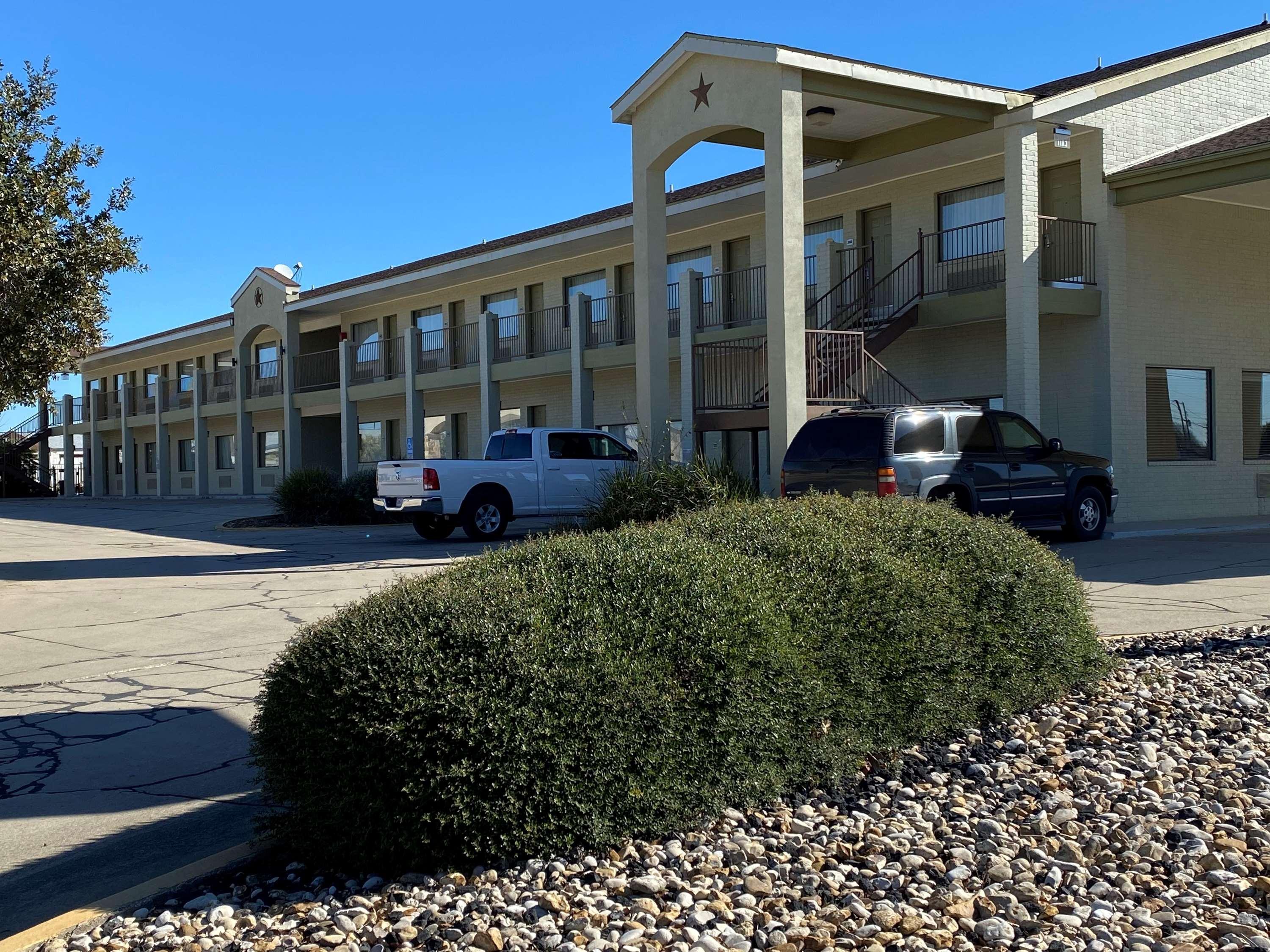 Surestay Hotel By Best Western Floresville Eksteriør billede